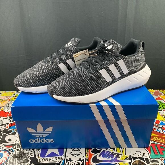 Adidas Swift Run 22 Black + White Womens Various Sizes - Picture 1 of 13